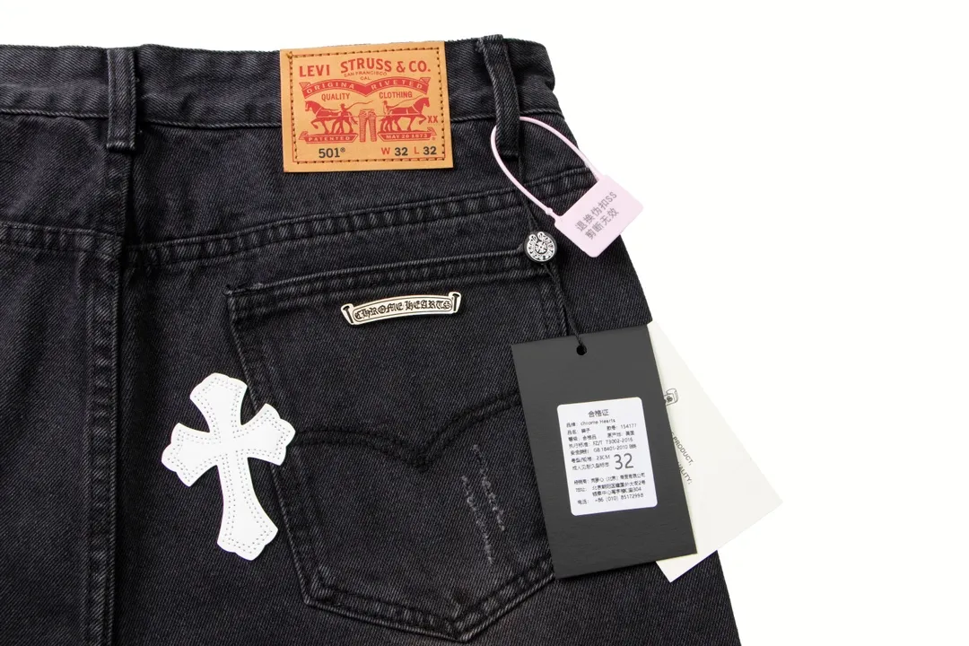 P206 [Next day] Chrome Heart Cross patch leather jeans Top heavy washing process Calf leather laser cut cross Distressed silver hardware Straight version of the upper body slimming High-end quality distinguishes the market currency Color: black and white Size: S M L XL Detailed size can be found in picture 9